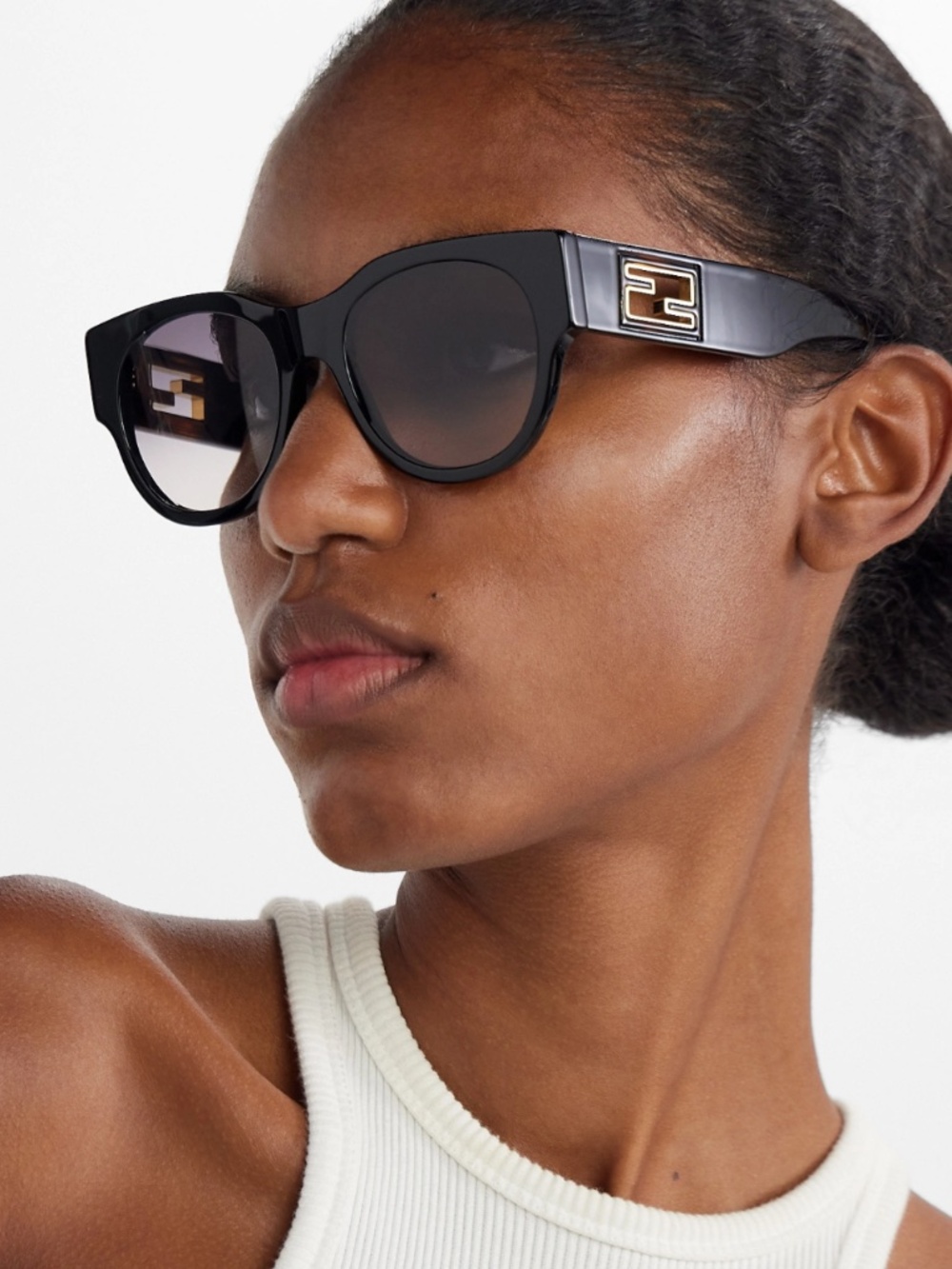 Fendi FE40147F Sunglasses